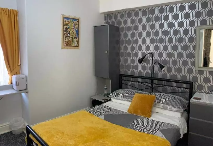 Fotos del hotel Hornby Villa 4*b&b Couples & Families Only:  15