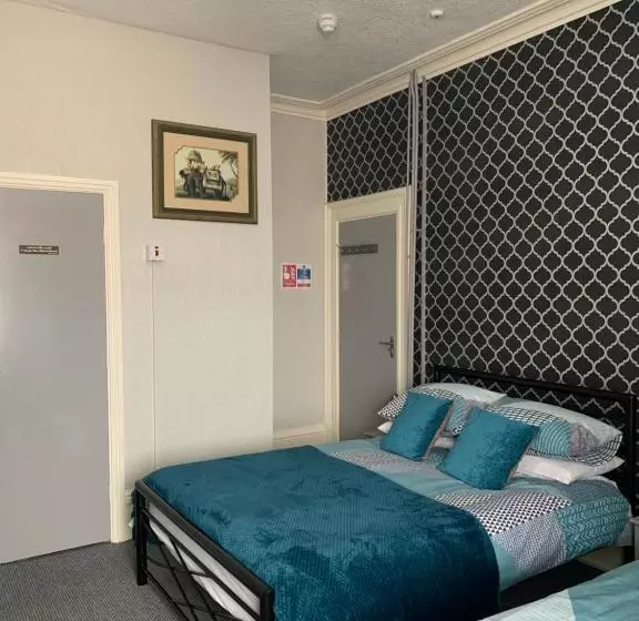 Fotos del hotel Hornby Villa 4*b&b Couples & Families Only:  9