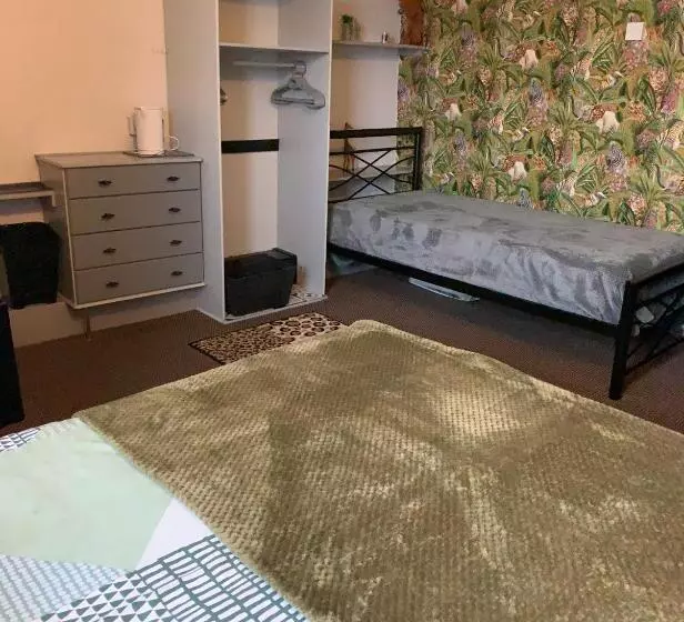 Fotos del hotel Hornby Villa 4*b&b Couples & Families Only:  21