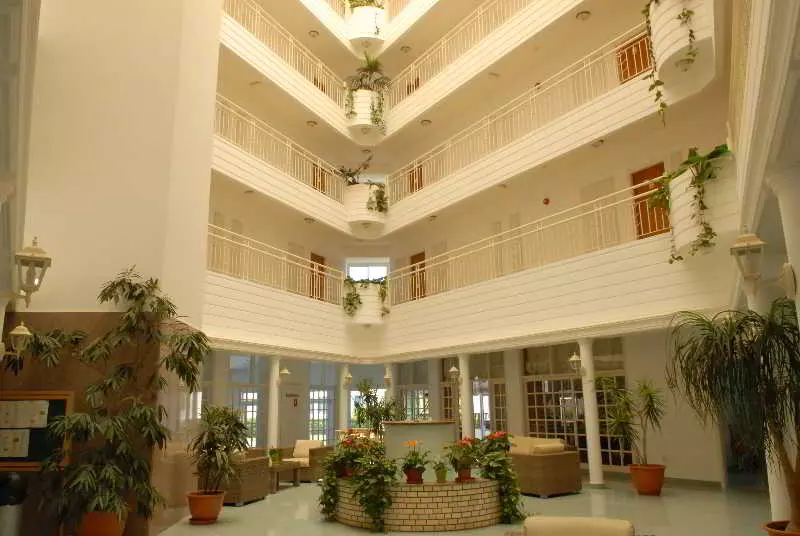 Maistrali Beach Hotel Apts