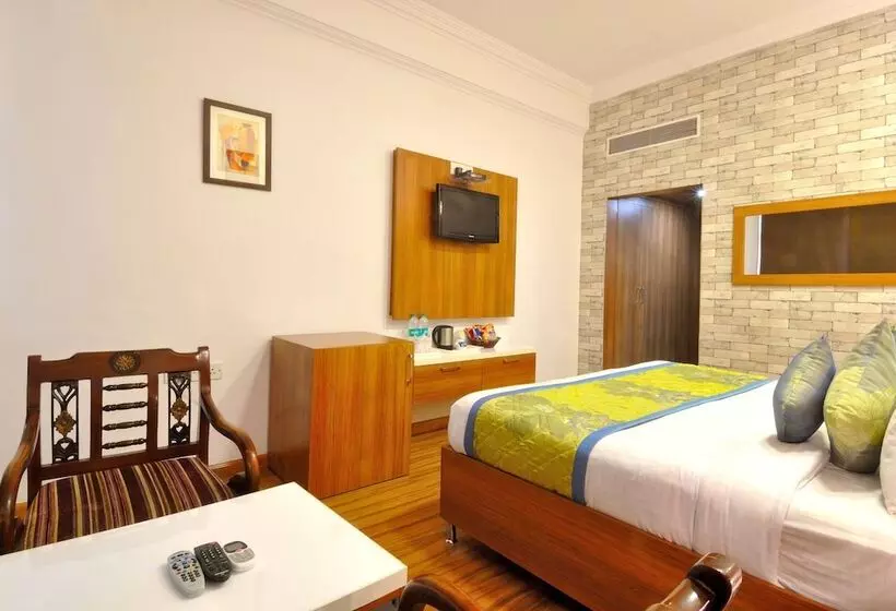 Fotos del hotel Solitaire Chandigarh:  2