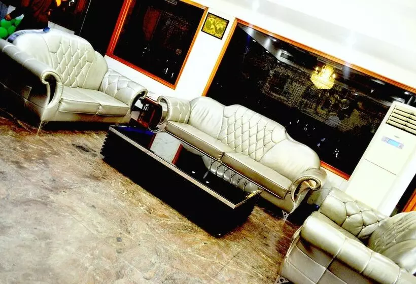 Fotos del hotel Solitaire Chandigarh:  25