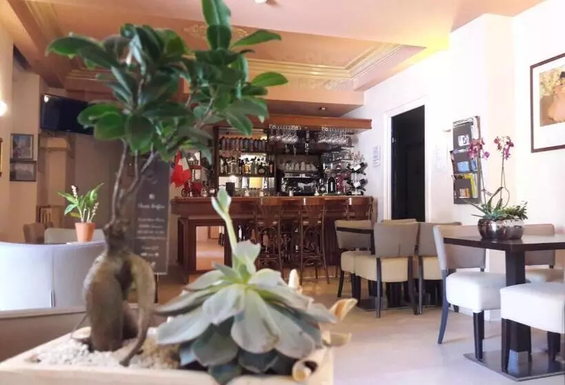 Fotos del hotel Acropolis:  4