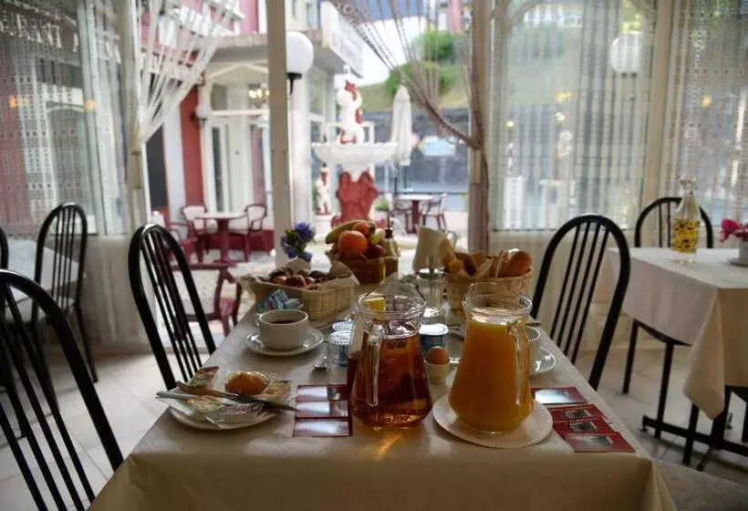 Fotos del hotel Acropolis:  5