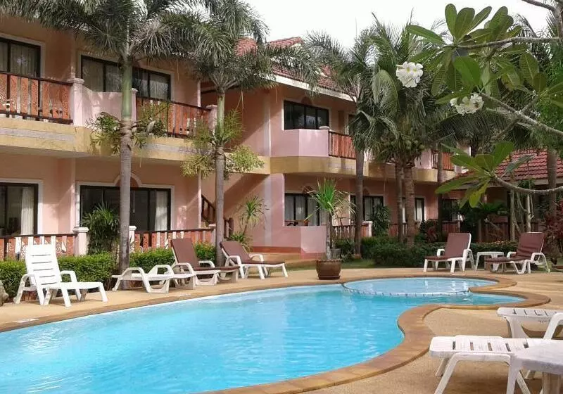 Fotos del hotel Lanta Seafront Resort:  2