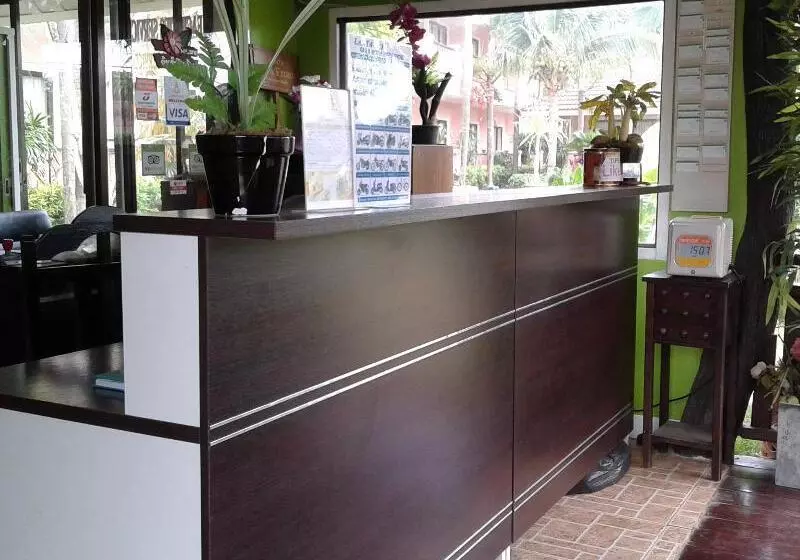 Fotos del hotel Lanta Seafront Resort:  3