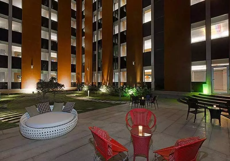 Fotos del hotel Aloft Bengaluru Cessna Business Park:  8