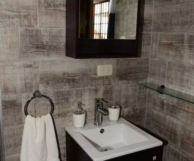 Fotos del hotel Plaza Yara:  6