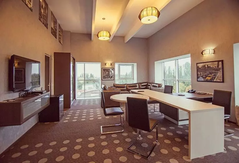 Fotos del hotel Ambassador Plaza:  4