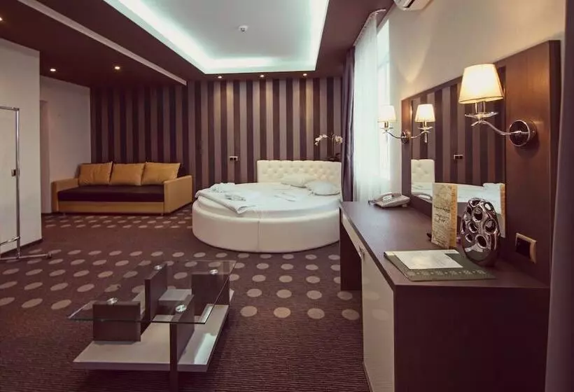 Fotos del hotel Ambassador Plaza:  2