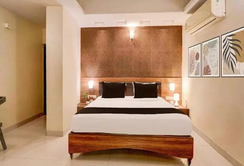 Fotos del hotel Capital O 918  Nera Regency:  2