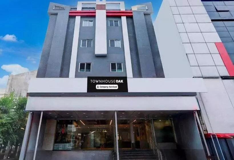 Fotos del hotel Capital O 918  Nera Regency:  7