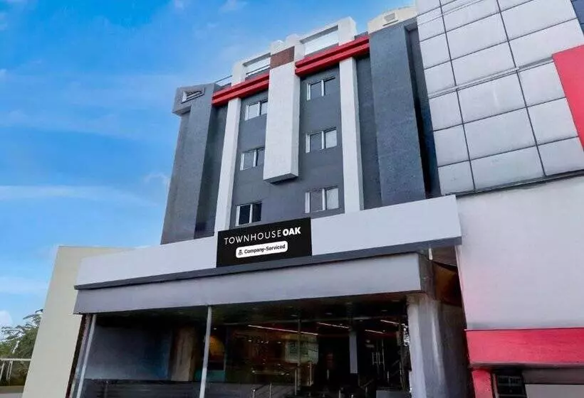 Fotos del hotel Capital O 918  Nera Regency:  8