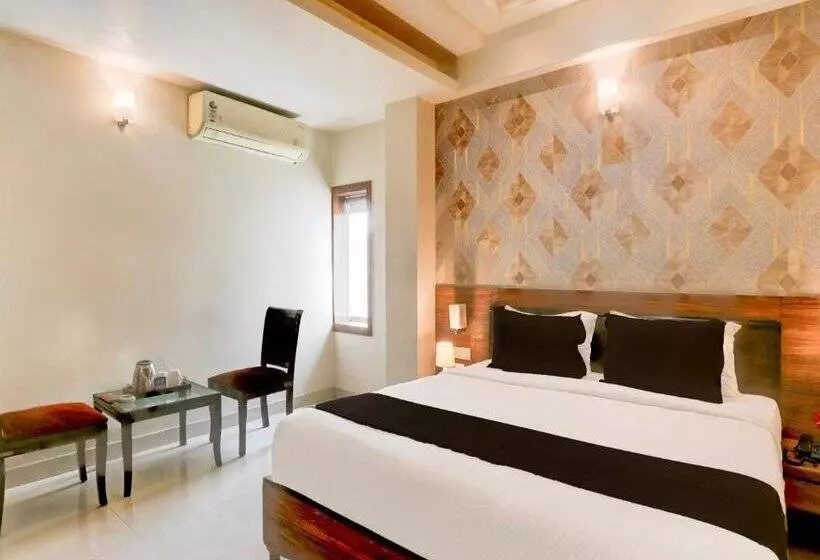 Fotos del hotel Capital O 918  Nera Regency:  9