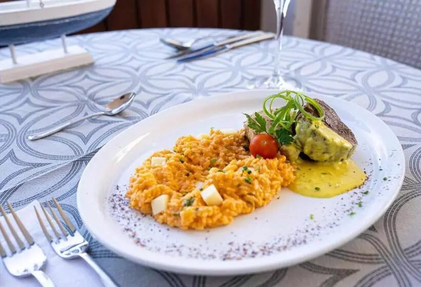 Fotos del hotel Versalles Suites Puerto Montt:  12