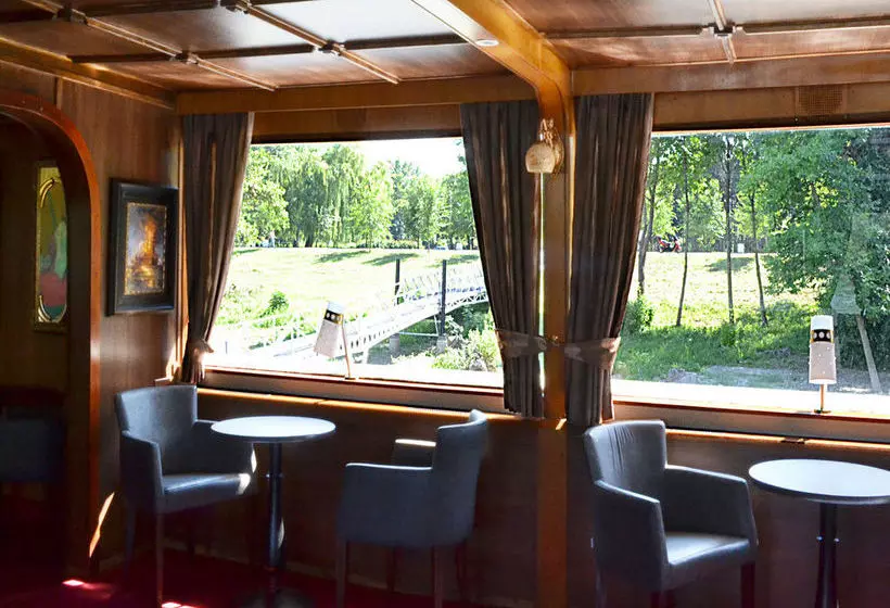 Fotos del hotel Compass River City Boatel:  25