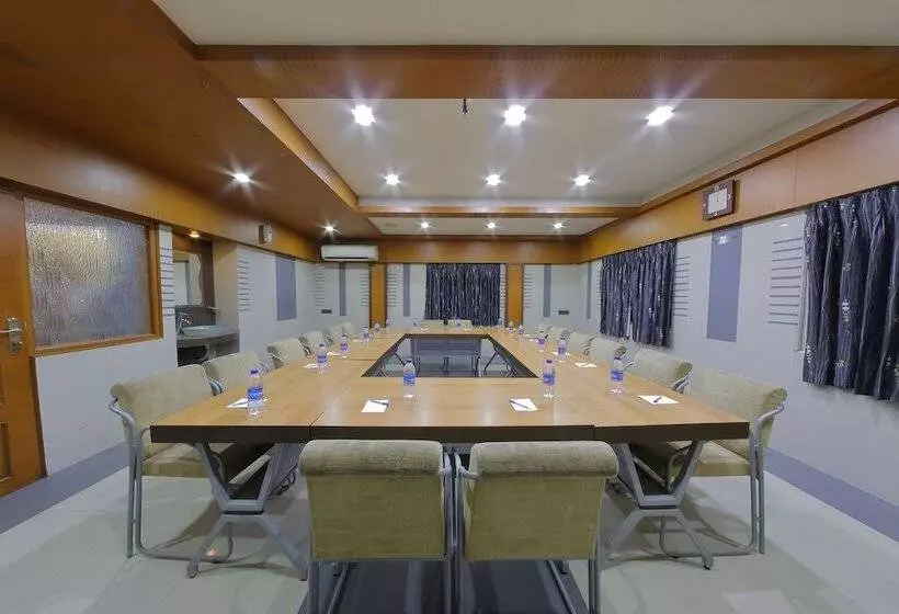 Fotos del hotel Fab Summit:  7