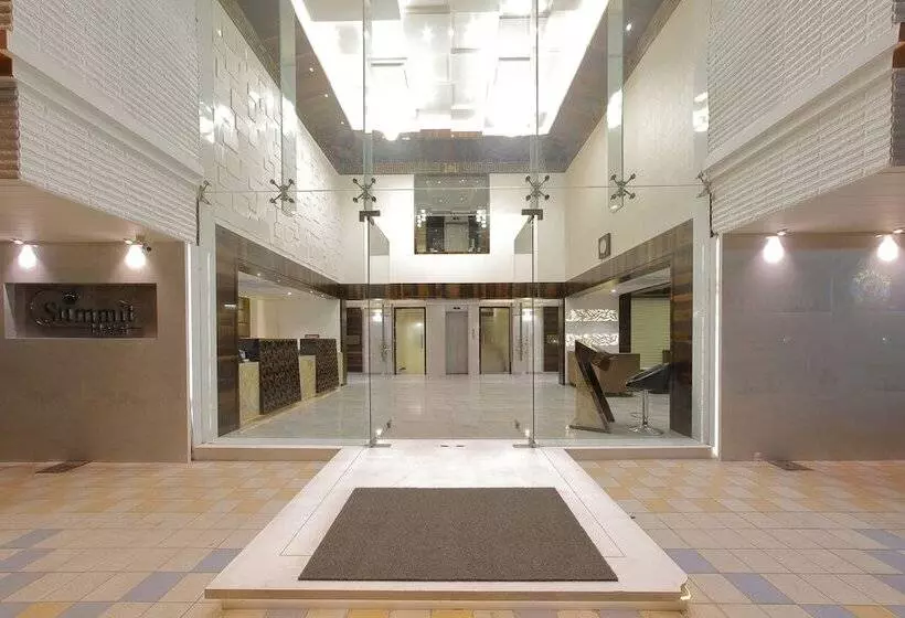 Fotos del hotel Fab Summit:  4