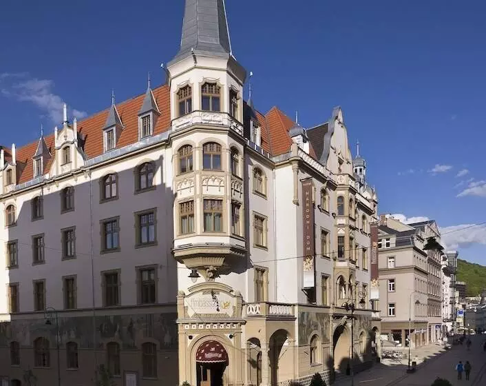 Grand Ambassador  Národní D?m