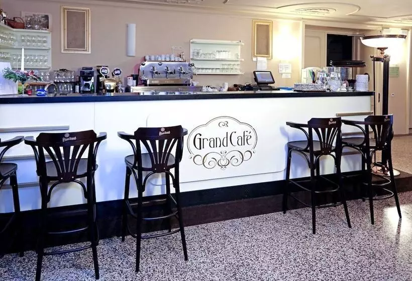 Fotos del hotel Grand Ambassador  Národní D?m:  6