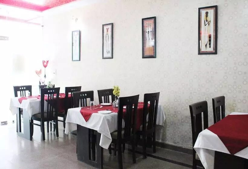 Fotos del hotel Capital O 9367  Galaxy:  5