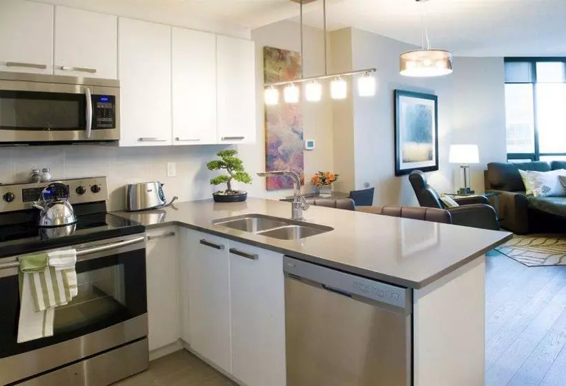 Fotos del hotel Executive Suites By Roseman - Keynote Towers:  8