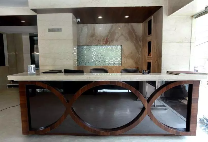 Fotos del hotel Oyo Premium Children Park Sardarpura:  4