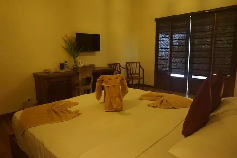 Fotos del hotel Thaproban Beach House:  18