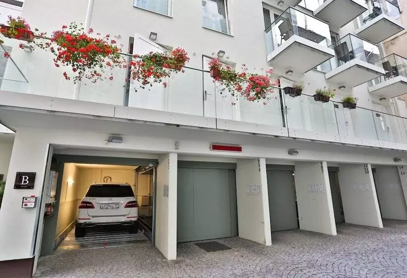 Fotos del hotel James  & Apartments:  10