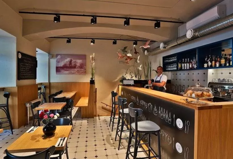 Fotos del hotel James  & Apartments:  4