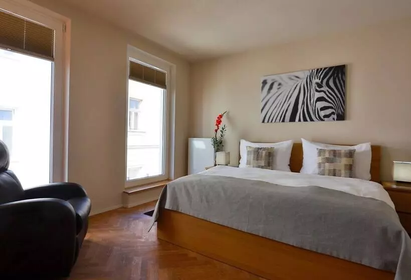 Fotos del hotel James  & Apartments:  19