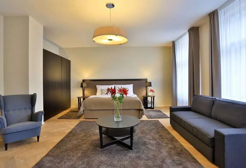 Fotos del hotel James  & Apartments:  8