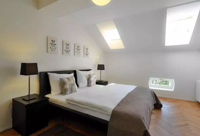 Fotos del hotel James  & Apartments:  22