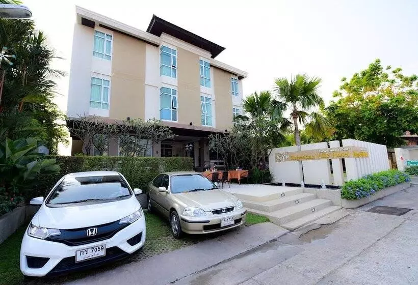 Fotos del hotel Rapeepan Ville:  16