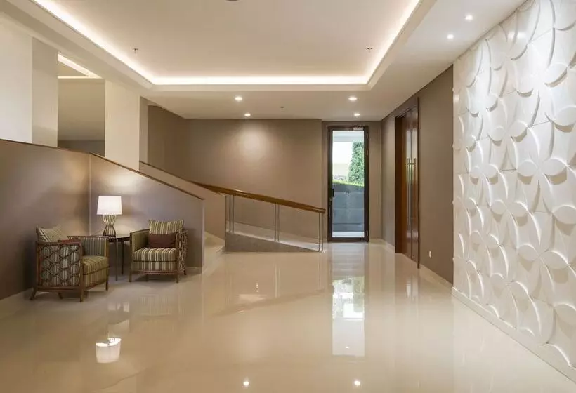 Fotos del hotel Surya  & Cottages Prigen:  2