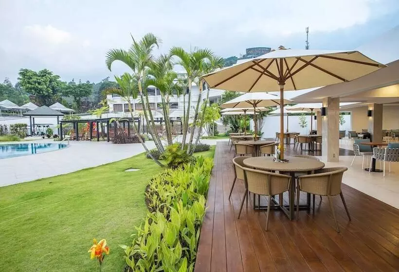 Fotos del hotel Surya  & Cottages Prigen:  20