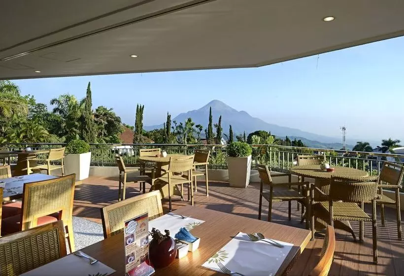 Fotos del hotel Surya  & Cottages Prigen:  16