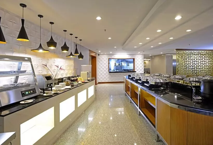 Fotos del hotel Surya  & Cottages Prigen:  8