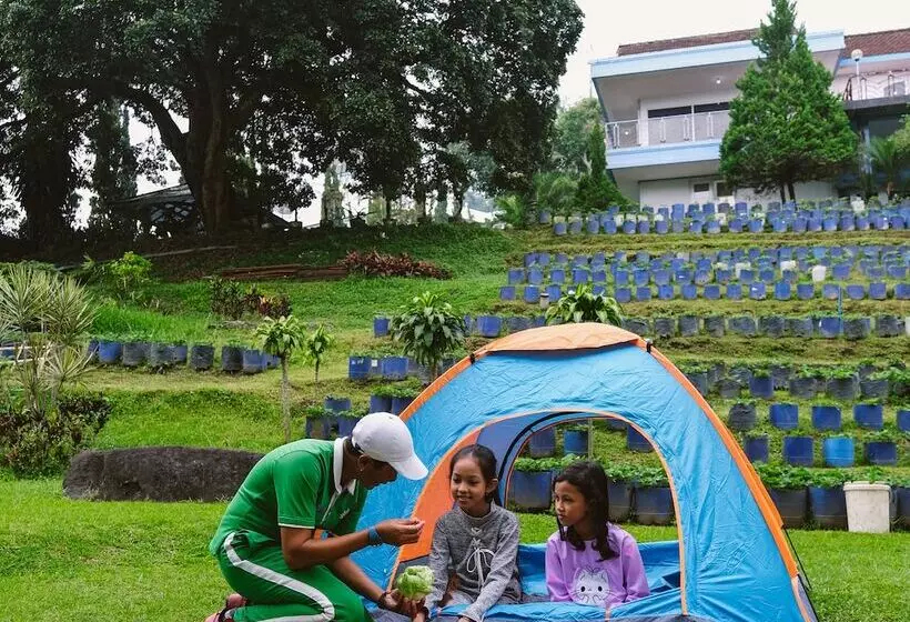 Fotos del hotel Surya  & Cottages Prigen:  6