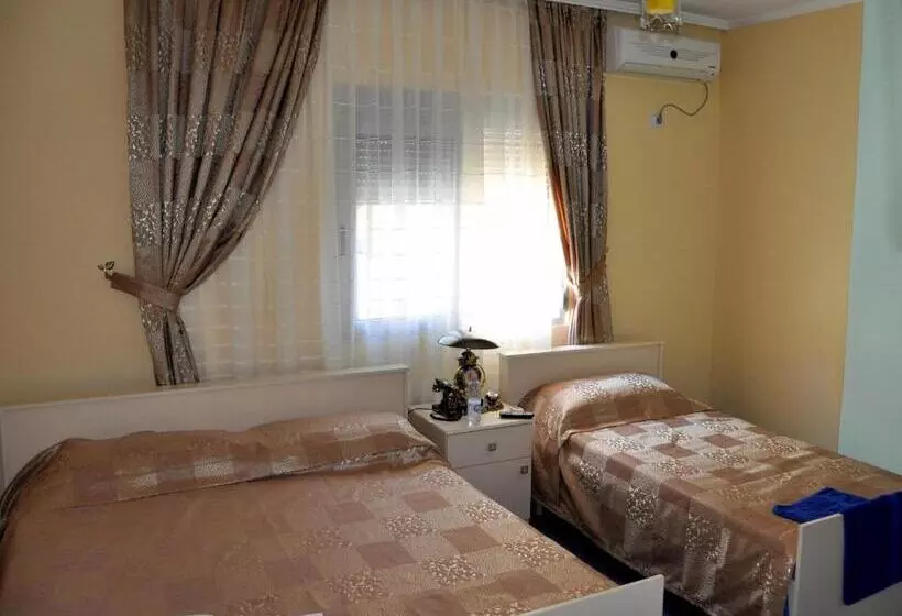 Fotos del hotel 3a:  2