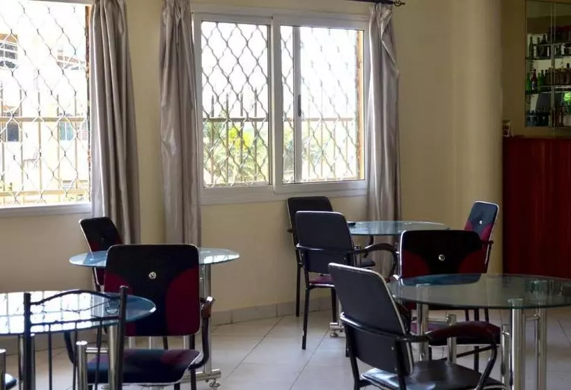 Fotos del hotel Top Five:  3