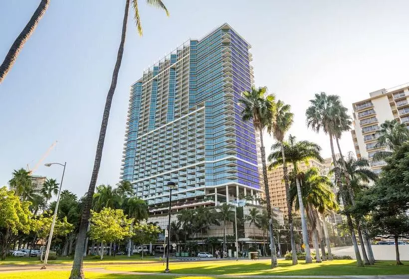 Jet Luxury @ The Trump Waikiki