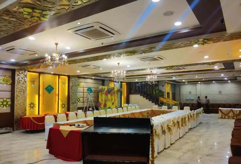 Fotos del hotel Taj Heights:  9