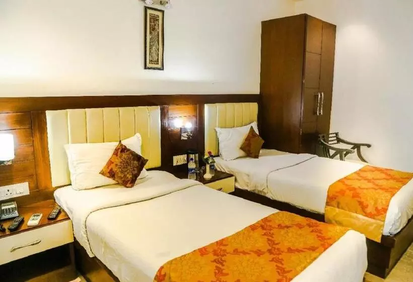 Fotos del hotel Taj Heights:  18