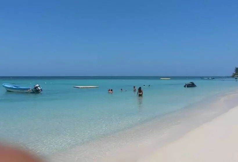 Fotos del hotel West Bay Colonial:  17