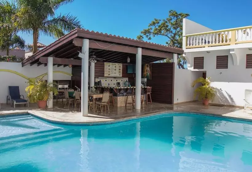 Fotos del hotel West Bay Colonial:  5