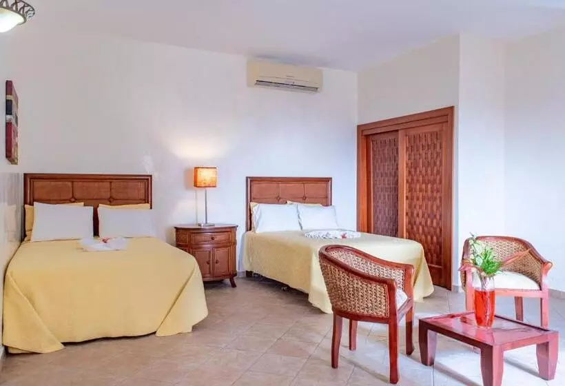 Fotos del hotel West Bay Colonial:  21