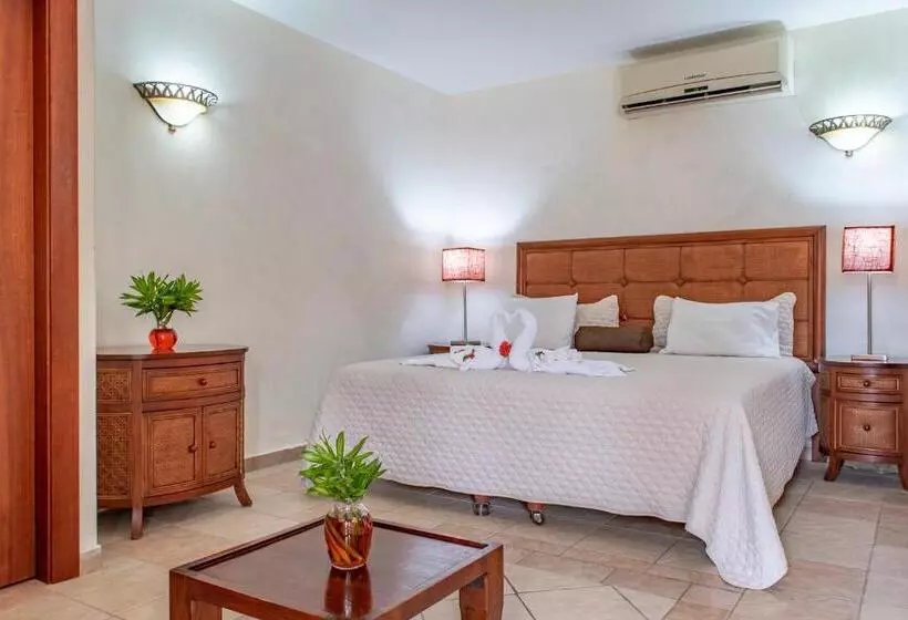 Fotos del hotel West Bay Colonial:  23