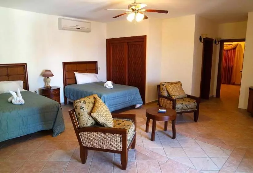 Fotos del hotel West Bay Colonial:  22