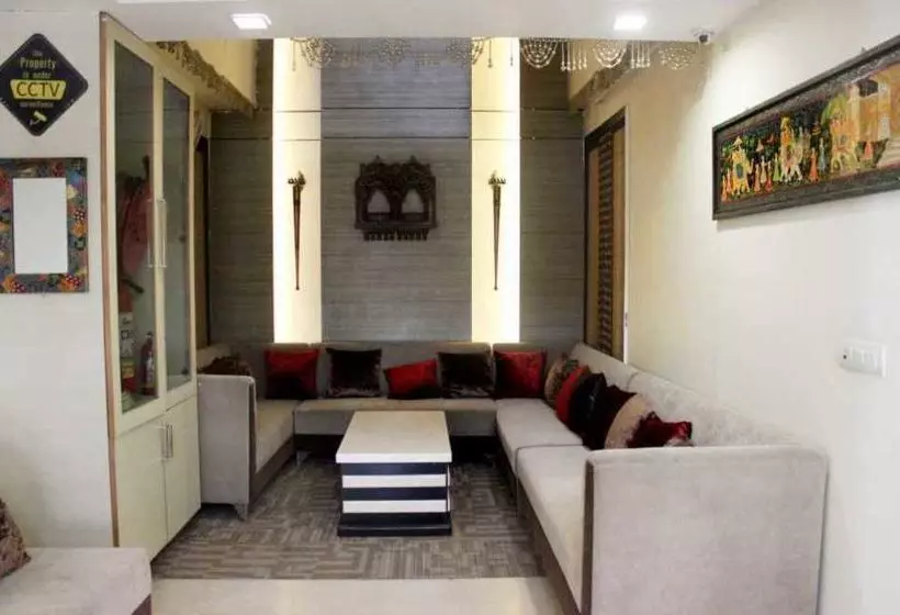 Fotos del hotel Oyo Premium Rajouri Garden Janta Market:  9